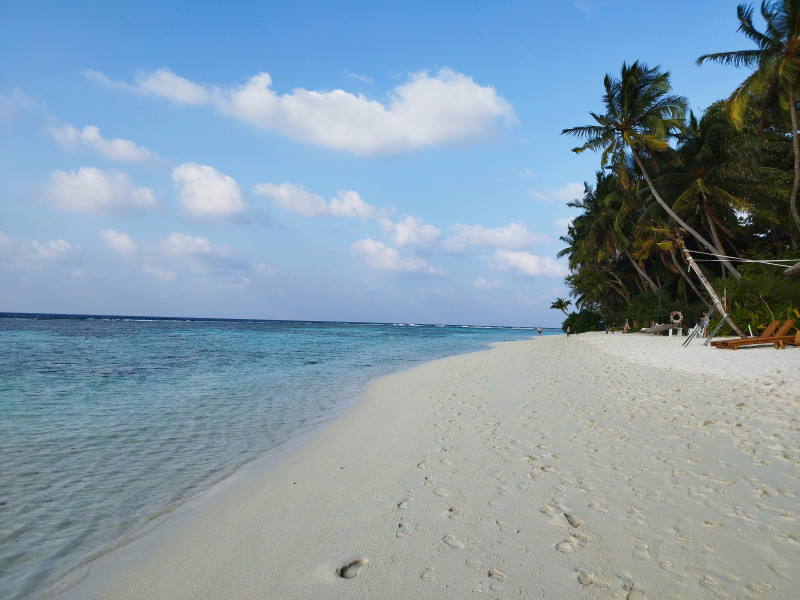 Пляж на острове Thinadhoo