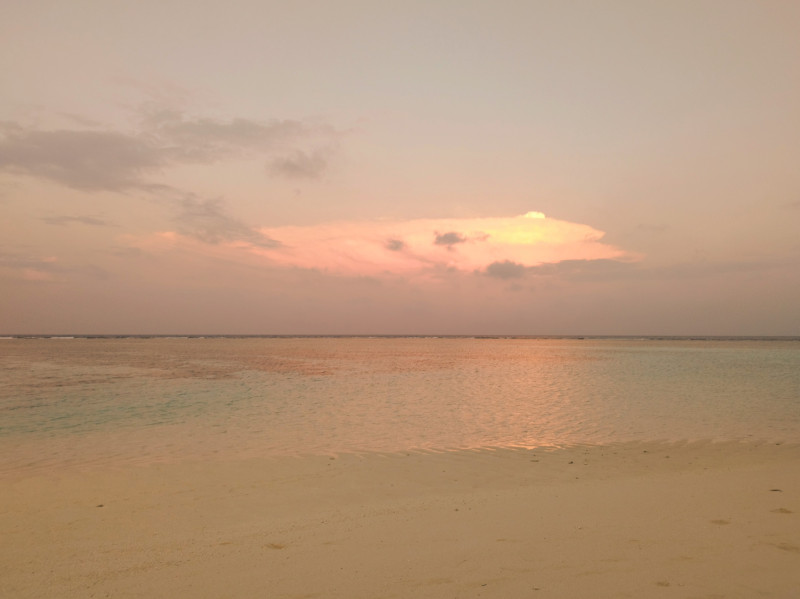 Мальдивы, закат на острове Thinadhoo Мальдивы, закат на острове Thinadhoo