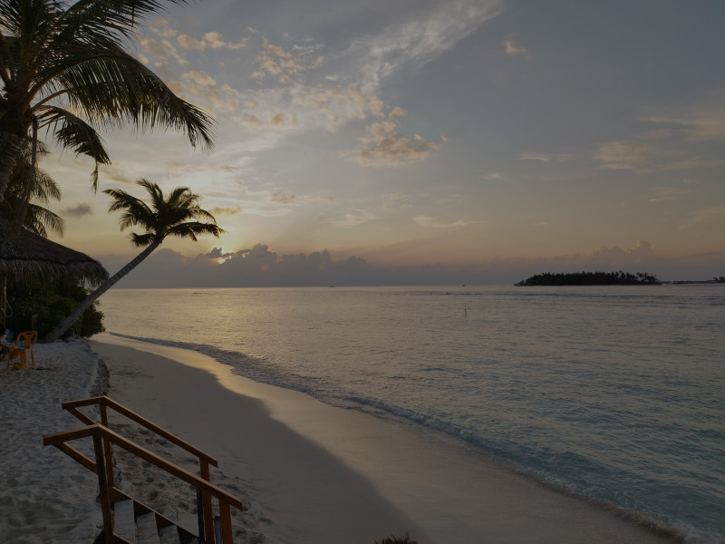 V. Thinadhoo, Мальдивы